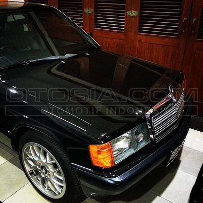 Jual Mobil Mercedes Benz E-Class E 190 Bensin 1991 