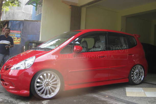 Dijual Mobil  Bekas  Solo  Honda Jazz  2006 Otosia com