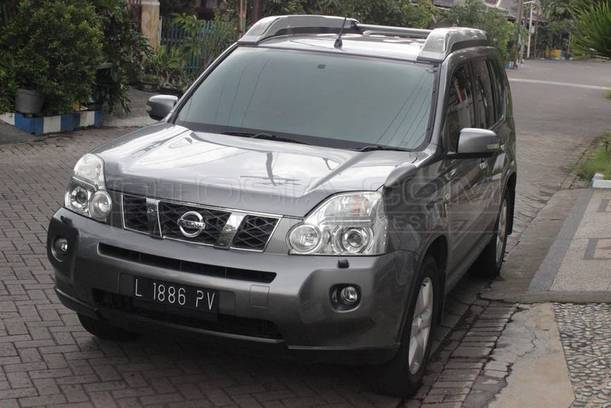 Dijual Mobil Bekas Surabaya - Nissan X-Trail 2011