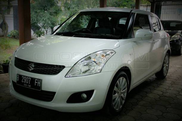 Dijual Mobil Bekas Jakarta Selatan - Suzuki Swift 2013 