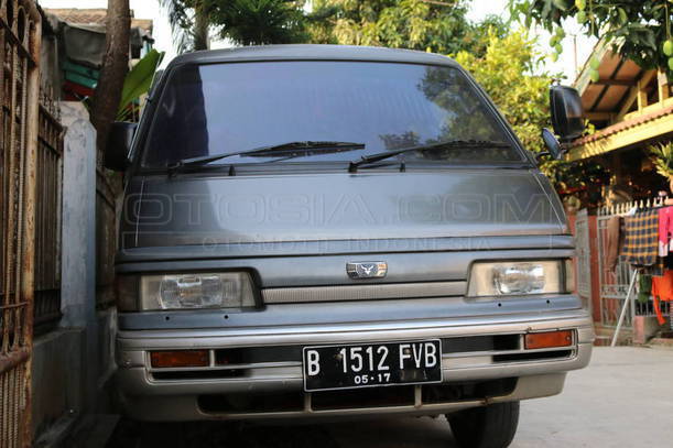 Dijual Mobil Bekas Bandung - Mazda E 2000 1997