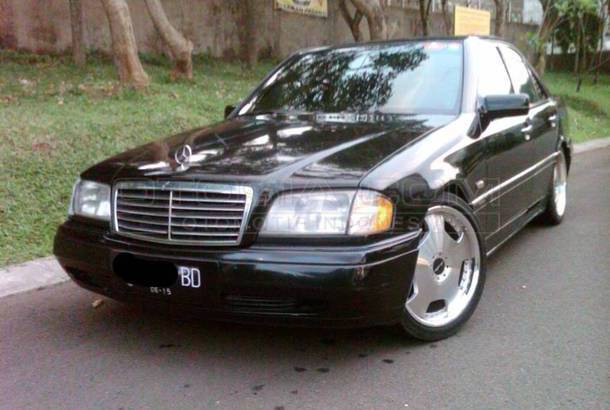 Dijual Mobil Bekas Jakarta Timur - Mercedes Benz C-Class 