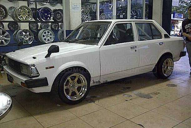 Jual Mobil Toyota Corolla DX Bensin 1981 - Jakarta Selatan 