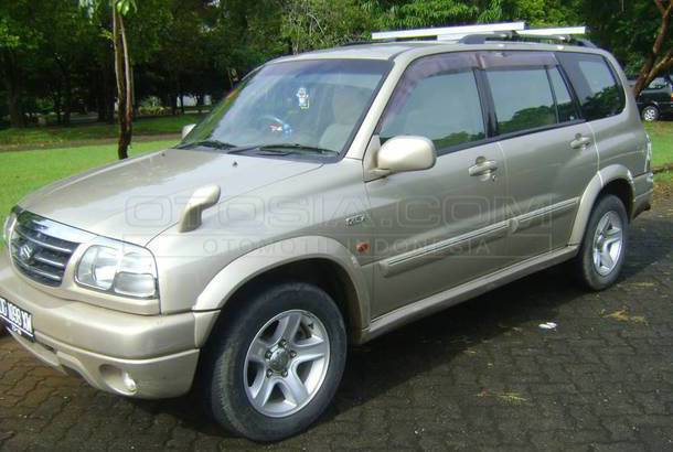  Dijual  Mobil  Bekas  Makassar Suzuki  Grand  Escudo  2003  