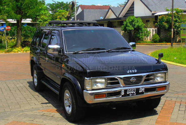 Dijual Mobil  Bekas Surabaya Nissan  Terrano  2002