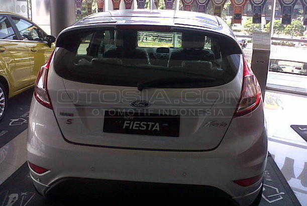  Dijual  Mobil  Bekas  Bekasi  Ford  Fiesta  2014 Otosia com