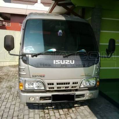 Dijual Mobil Bekas  Malang  Isuzu Elf  2011