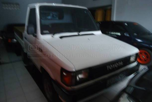 Dijual Mobil Bekas Bandung - Toyota Kijang 1987 Otosia.com