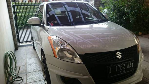 Jual Mobil Suzuki Swift New Swift GX Bensin 2013 - Bandung 