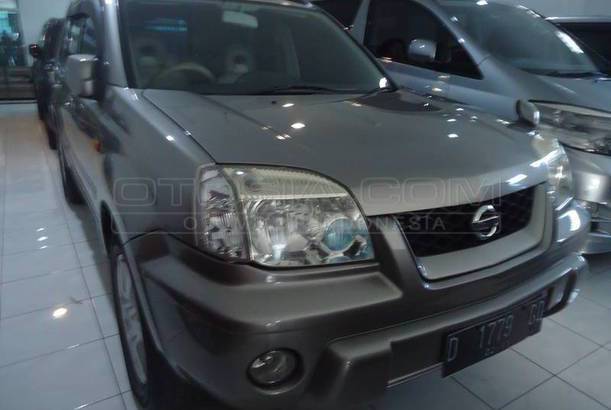 Dijual Mobil Bekas Bandung - Nissan X-Trail 2004 Otosia.com