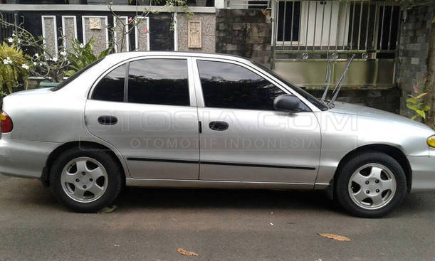  Dijual  Mobil  Bekas  Bekasi  Hyundai  Accent 1999