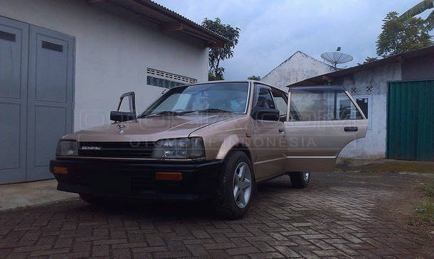 Dijual Mobil Bekas Bandung Daihatsu Charade 1986