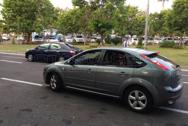 Dijual Mobil Bekas Denpasar - Ford Focus 2007 Otosia.com