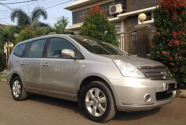 Mobil Kapanlagi.com : Dijual Mobil Bekas Bandung - Nissan 