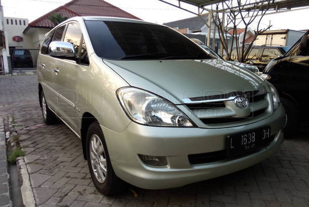 Dijual Mobil Bekas Surabaya - Toyota Kijang Innova 2005 