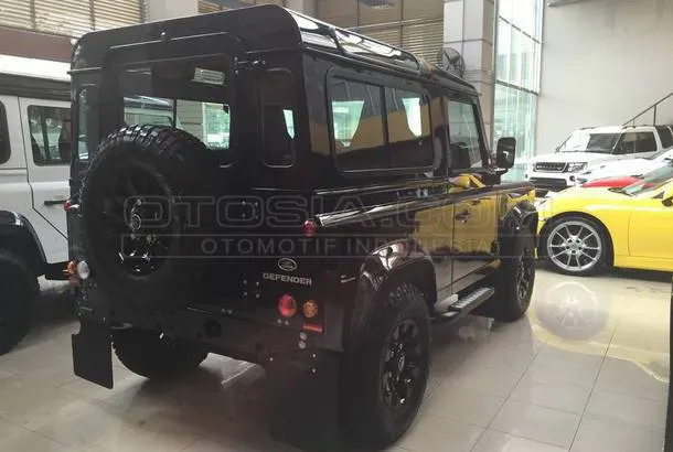 Dijual Mobil Bekas Jakarta Selatan - Land Rover Defender 