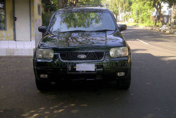 Dijual Mobil Bekas Jakarta Timur - Ford Escape 2005