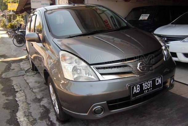 Dijual Mobil Bekas Yogyakarta - Nissan Grand Livina, 2012