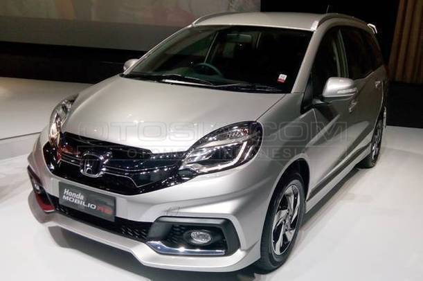 Dijual Mobil Bekas Semarang - Honda Mobilio 2015 Otosia.com