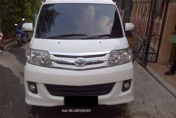 Dijual Mobil Bekas Jakarta Selatan - Daihatsu Luxio 2013