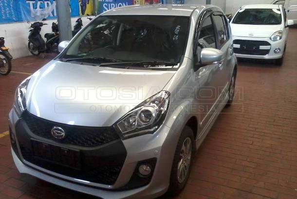 Dijual Mobil Bekas Bekasi - Daihatsu Sirion 2015