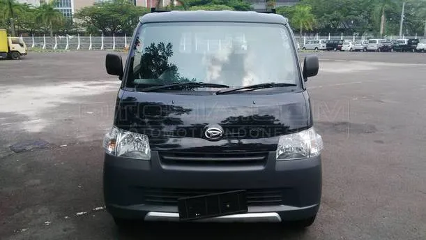 Dijual Mobil Bekas Jakarta Pusat - Daihatsu Gran Max, 2015