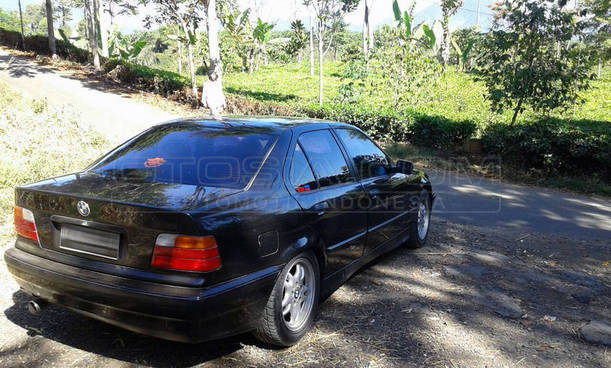Dijual Mobil  Bekas Bandung BMW  3 1992 