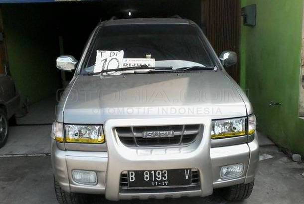  Dijual  Mobil  Bekas  Tangerang  Isuzu  Panther  2002 