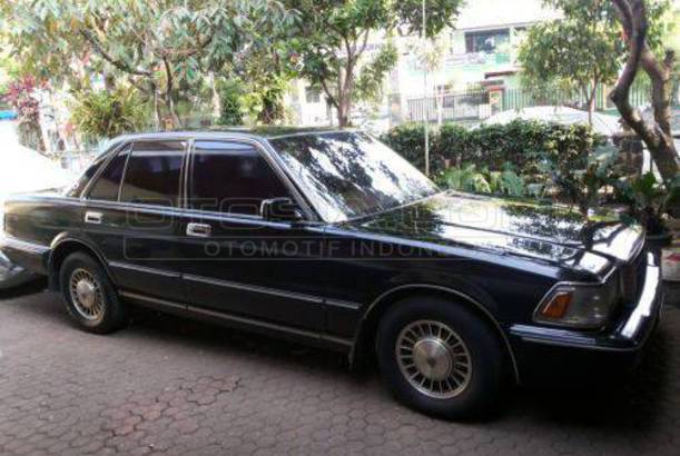 Dijual Mobil Bekas Bandung - Toyota Crown 1990 Otosia.com