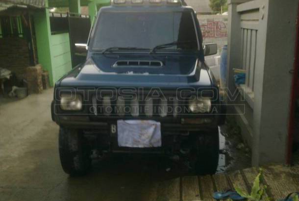 Dijual Mobil Bekas Bandung - Daihatsu Feroza 1994