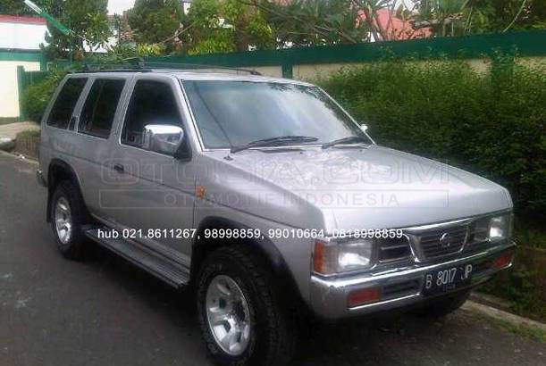 Dijual Mobil Bekas Jakarta Timur - Nissan Terrano 2000
