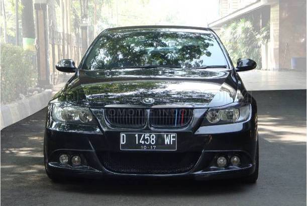 Dijual Mobil  Bekas  Bandung  BMW  E 90 2005