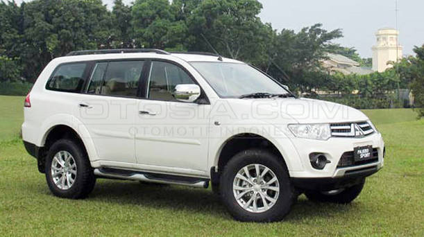 Dijual Mobil Bekas Surabaya - Mitsubishi Pajero 2015 