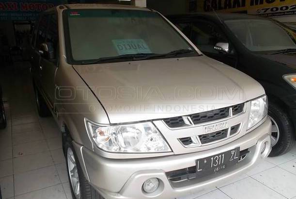 Dijual Mobil Bekas Surabaya - Isuzu Panther 2005