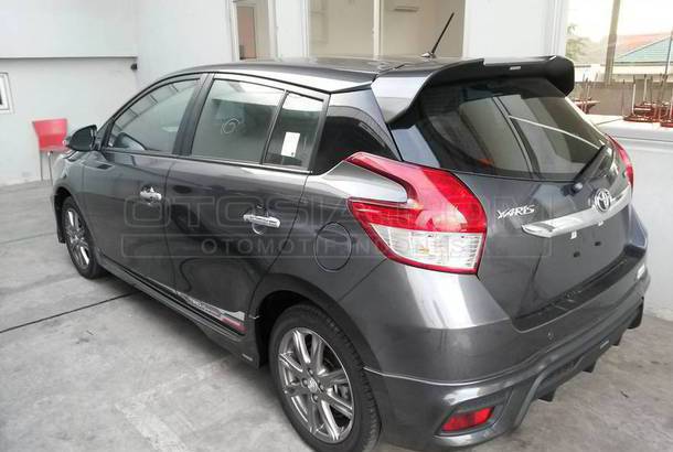 Dijual Mobil Bekas Surabaya - Toyota Yaris 2015 Otosia.com