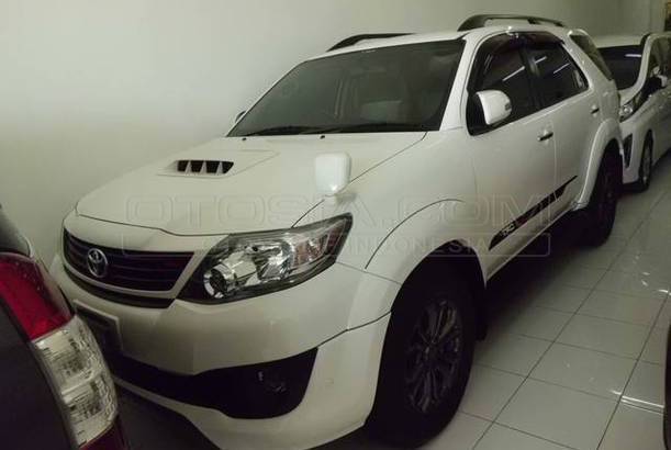 Dijual Mobil Bekas Surabaya - Toyota Fortuner, 2014