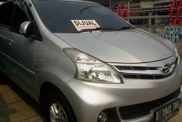  Dijual  Mobil  Bekas  Depok  Daihatsu Xenia  2013