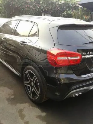 Dijual Mobil Bekas Jakarta Utara - Mercedes Benz GLA 2015 