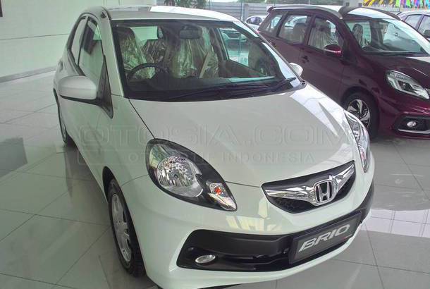 Dijual Mobil Bekas Surabaya - Honda Brio, 2015