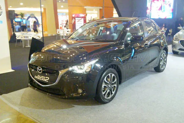 Dijual Mobil Bekas Tangerang - Mazda 2 2015
