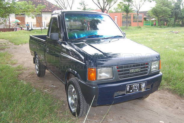 Dijual Mobil  Bekas Semarang Isuzu Panther 1997 Otosia com