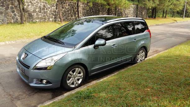 Dijual Mobil Bekas Bogor - Peugeot 5008 2010 Otosia.com