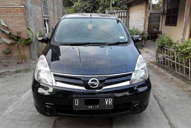 Dijual Mobil Bekas Yogyakarta - Nissan Grand Livina, 2011