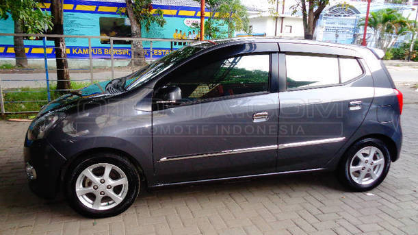 Dijual  Mobil  Bekas  Medan Daihatsu Ayla  2013  Otosia com