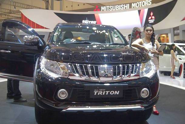 Jual Mobil Mitsubishi Strada Triton Exceed M T Solar 2015 