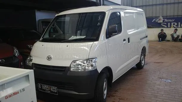 Dijual Mobil Bekas Jakarta Timur - Daihatsu Gran Max, 2015