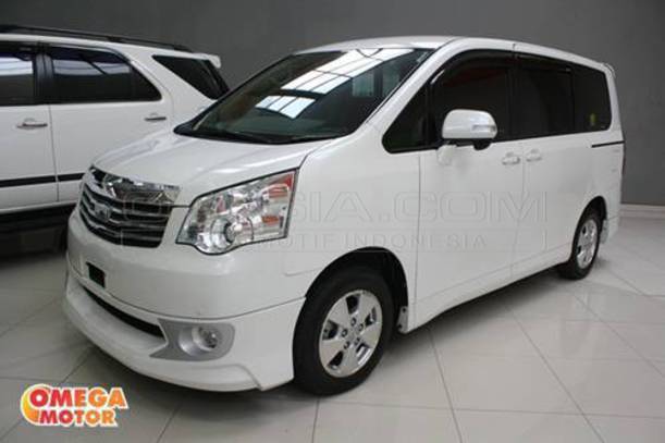 Dijual Mobil Bekas Bandung - Toyota Nav1 2013 Otosia.com