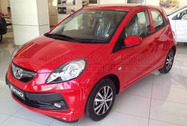 Dijual Mobil Bekas Medan - Honda Brio 2015 Otosia.com