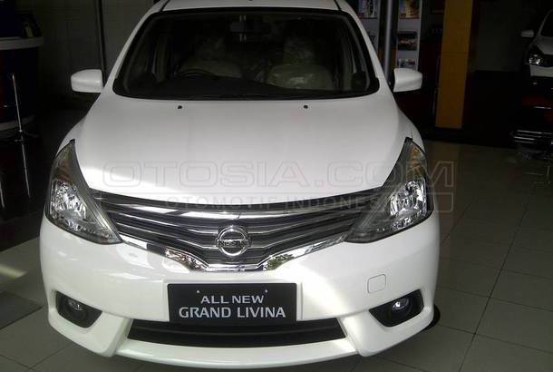 Dijual Mobil Bekas Bandung - Nissan Grand Livina 2015 