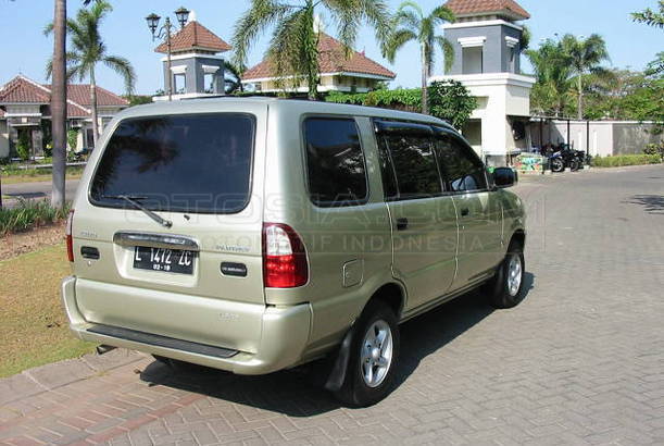  Dijual  Mobil  Bekas  Malang Isuzu  Panther  2001